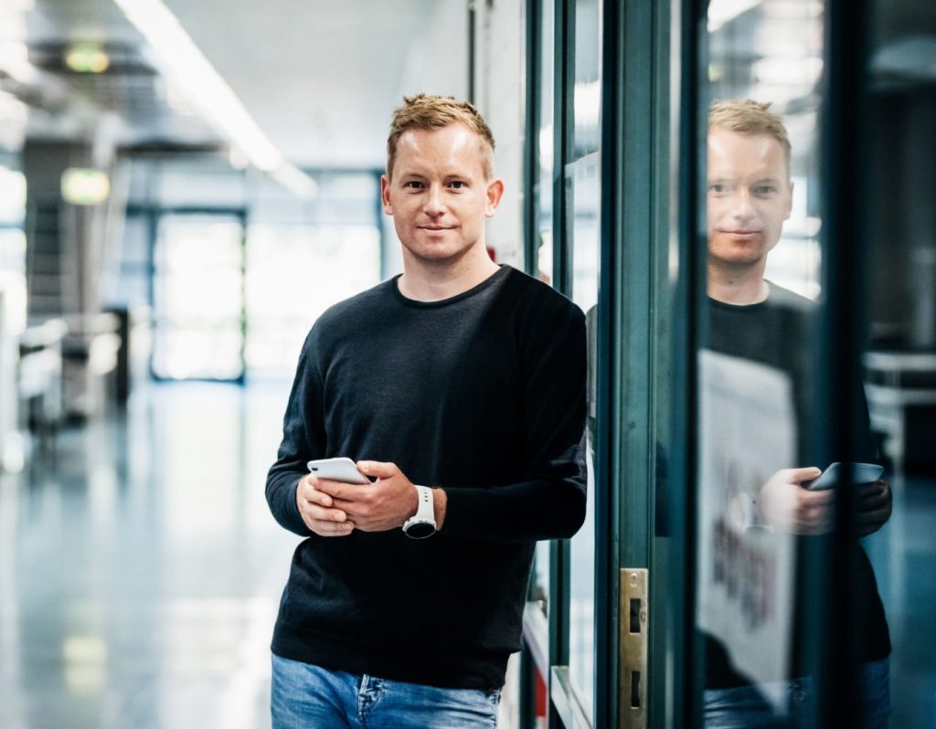 Sascha Sachbearbeiter, Ihr Kontakt zum Etikettendruck